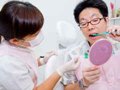 衛生士がフッ素の使い方をアドバイス